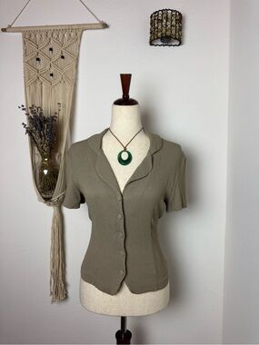 Vintage Olive Short-Sleeve Ribbed Button-Down Top